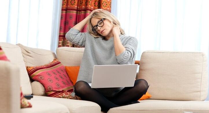 Unha sensación de fatiga no pescozo adoita indicar osteocondrose cervical. 